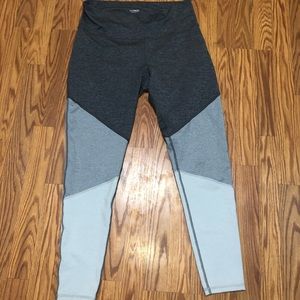 Old navy leggings, never worn